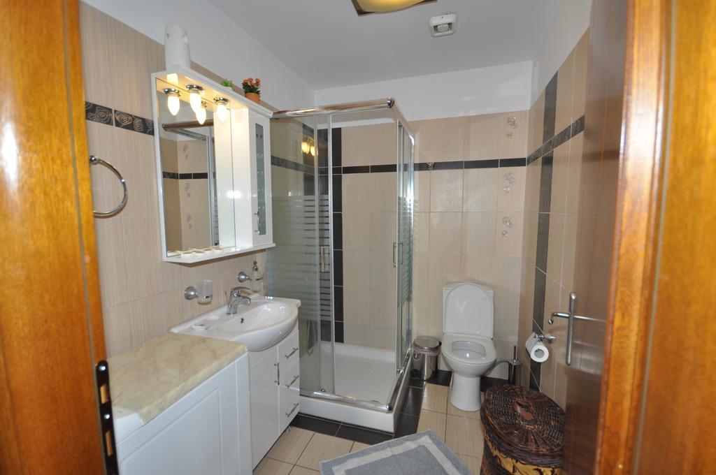 פאלאוקסטריצה Villa Makrades מראה חיצוני תמונה
