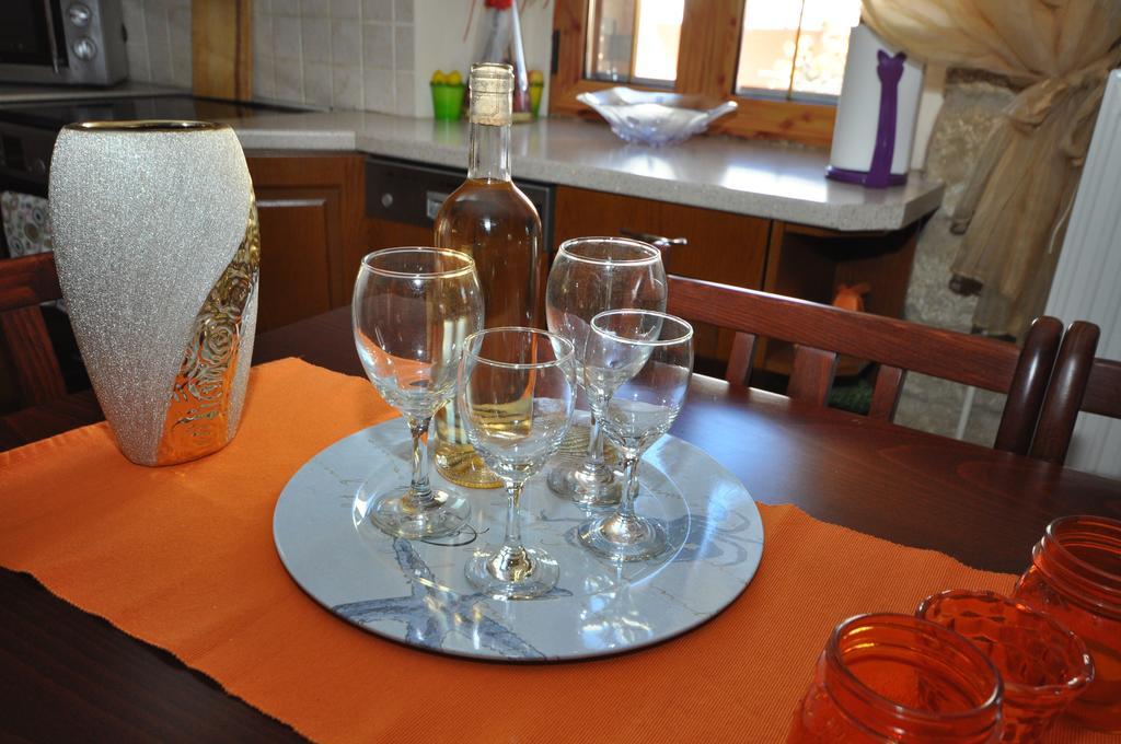 פאלאוקסטריצה Villa Makrades מראה חיצוני תמונה