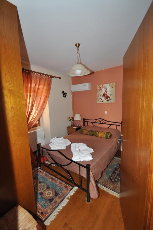 פאלאוקסטריצה Villa Makrades מראה חיצוני תמונה
