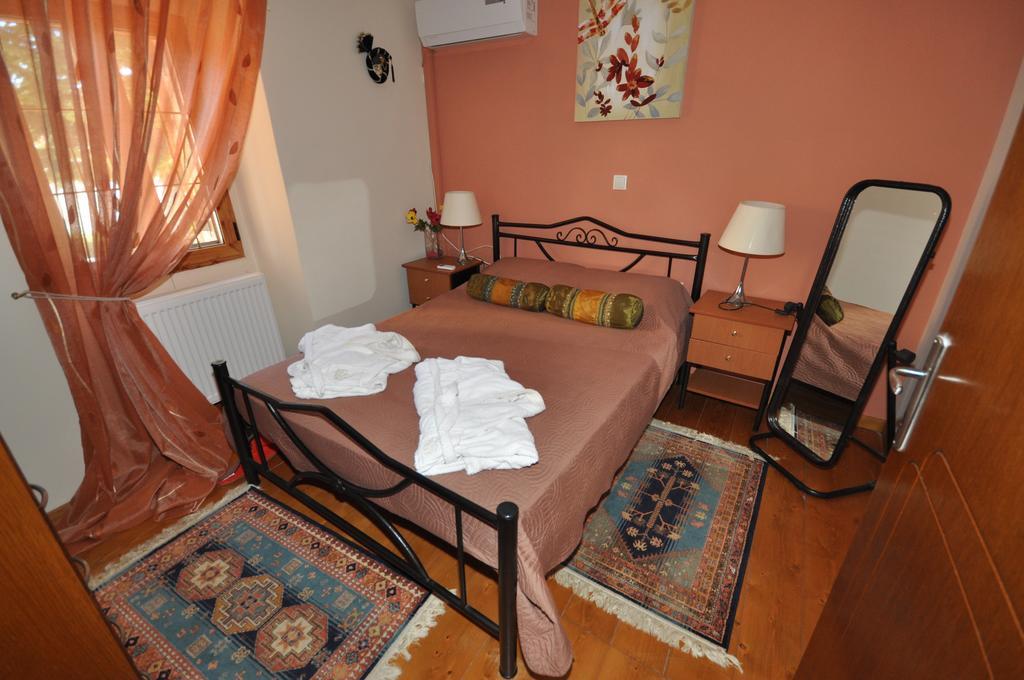 פאלאוקסטריצה Villa Makrades מראה חיצוני תמונה
